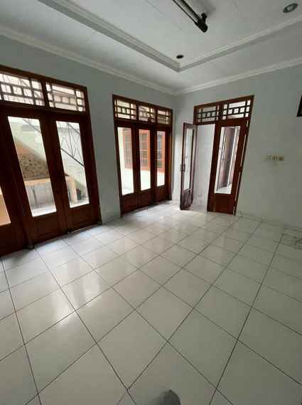 dijual rumah babatan pratama