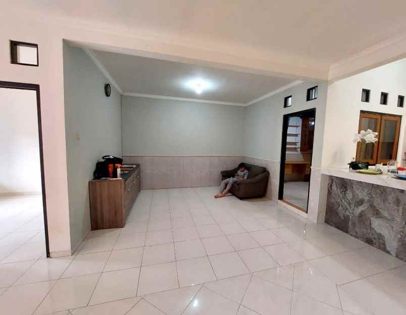 dijual rumah babatan pratama wiyung