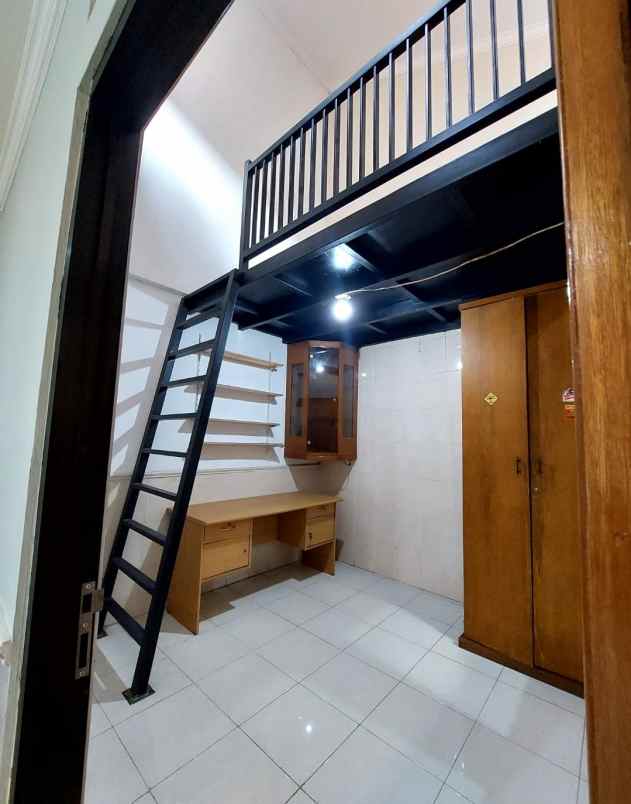 dijual rumah babatan pratama wiyung