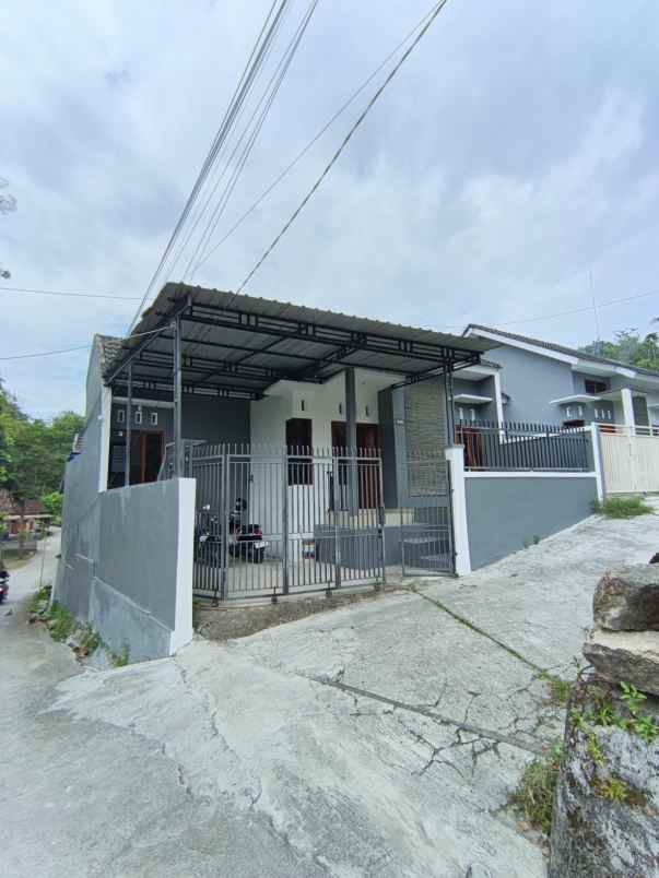 dijual rumah balecatur gamping sleman