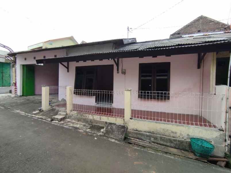 dijual rumah banjarsari surakarta