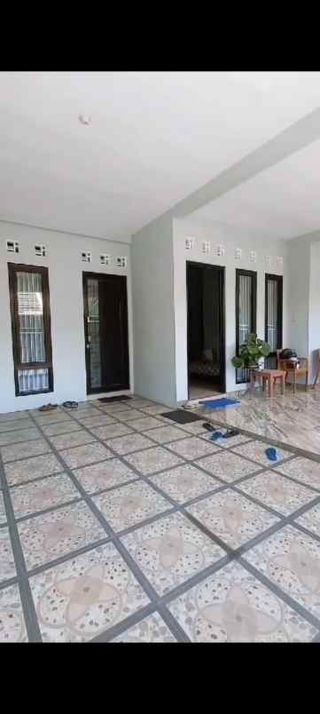 dijual rumah baru di gentan sukoharjo