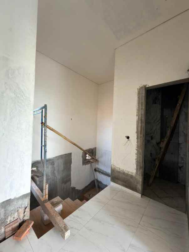 dijual rumah baru modern american style