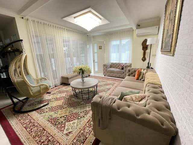 dijual rumah batu indah