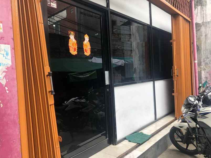 dijual rumah bentuk ruko di mangga besar jakarta barat