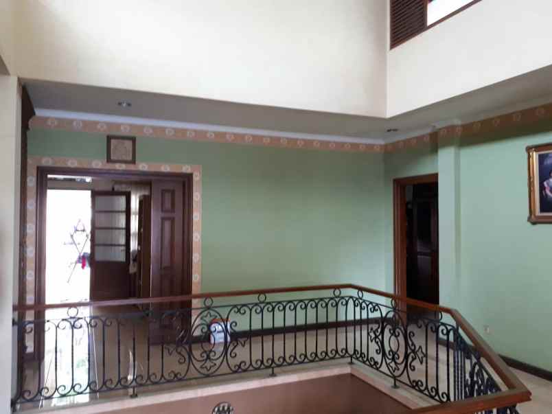 dijual rumah bintaro sektor 2