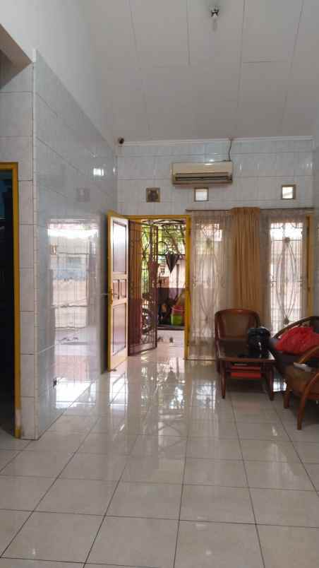 dijual rumah boulevard hijau