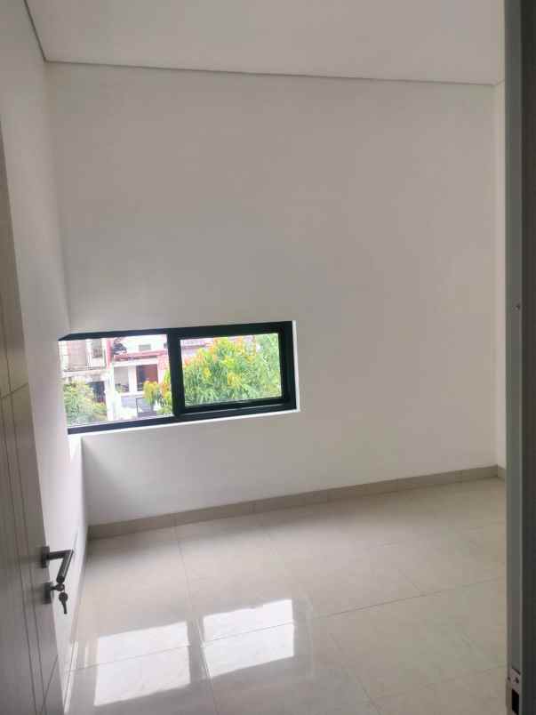 dijual rumah bukit cimanggu