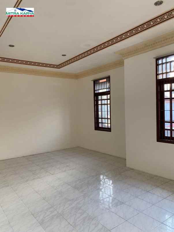 dijual rumah cahaya kemang permai