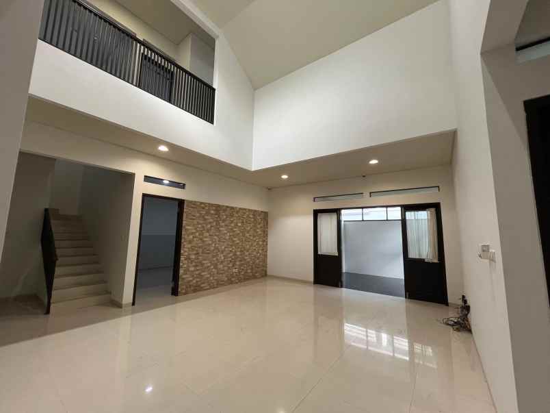 dijual rumah cantik di jajar solo