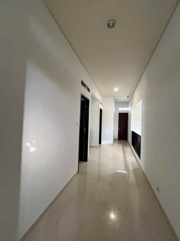 dijual rumah cantik di jajar solo