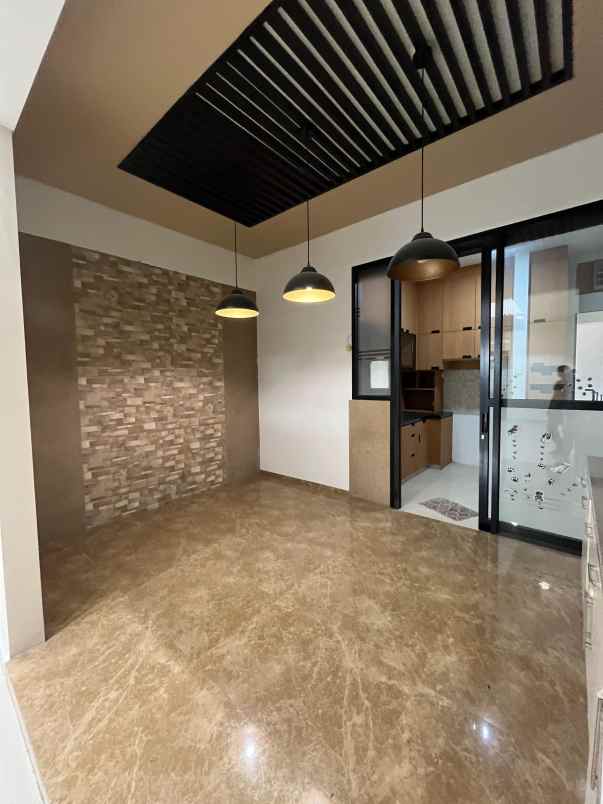 dijual rumah cantik di jajar solo