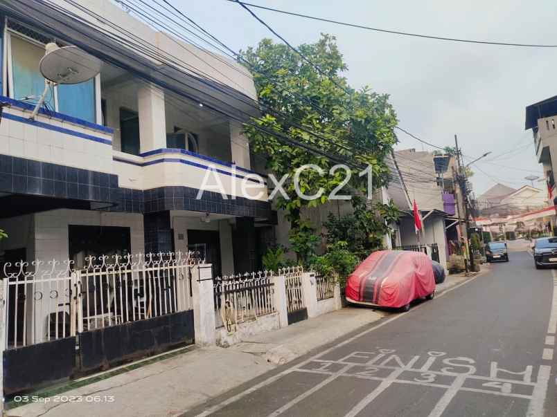 dijual rumah cempaka baru