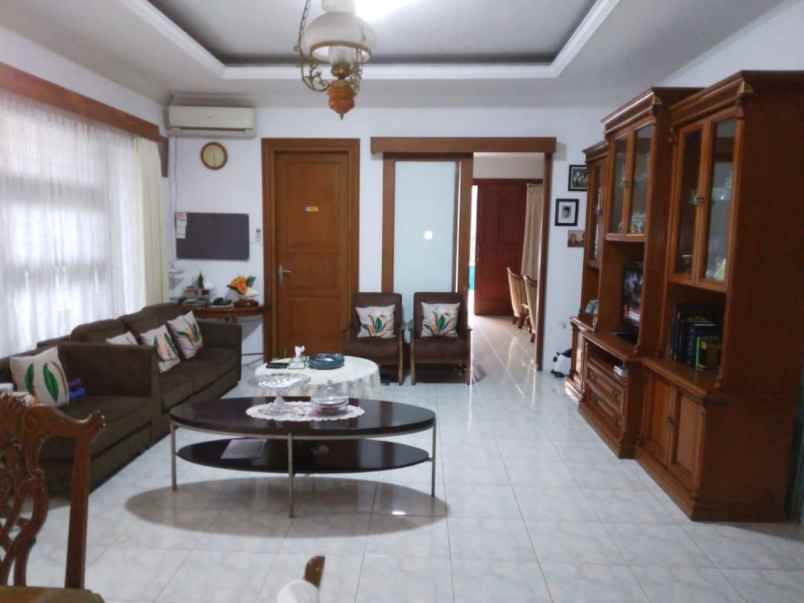 dijual rumah cempaka putih