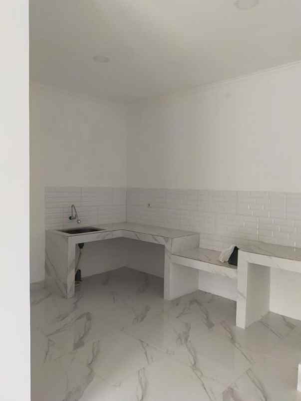 dijual rumah ciganitri