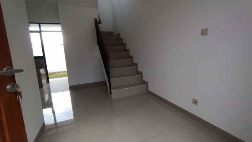 dijual rumah ciganitri buahbatu