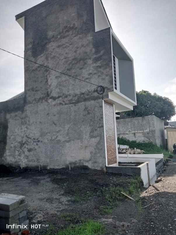 dijual rumah cihanjuang cimahi utara