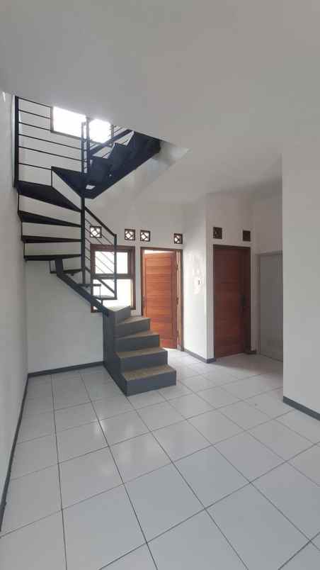 dijual rumah cikadut bandung