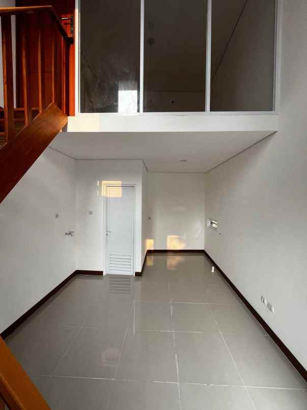 dijual rumah cilangkap