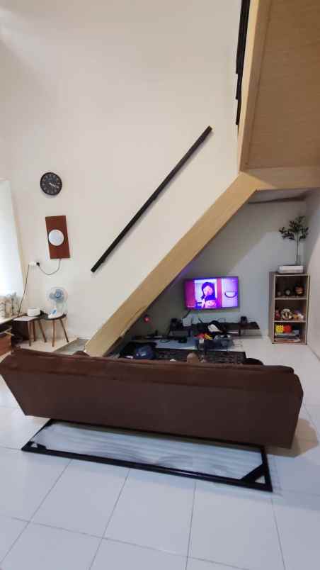 dijual rumah cilengkrang kec ujung