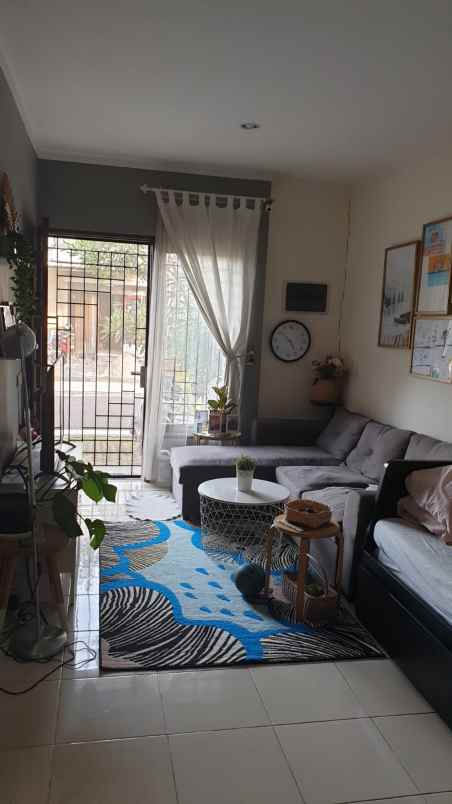 dijual rumah ciracas