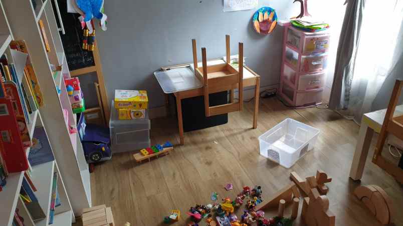 dijual rumah ciracas