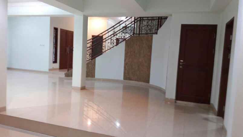 dijual rumah citra gran jl alternatif