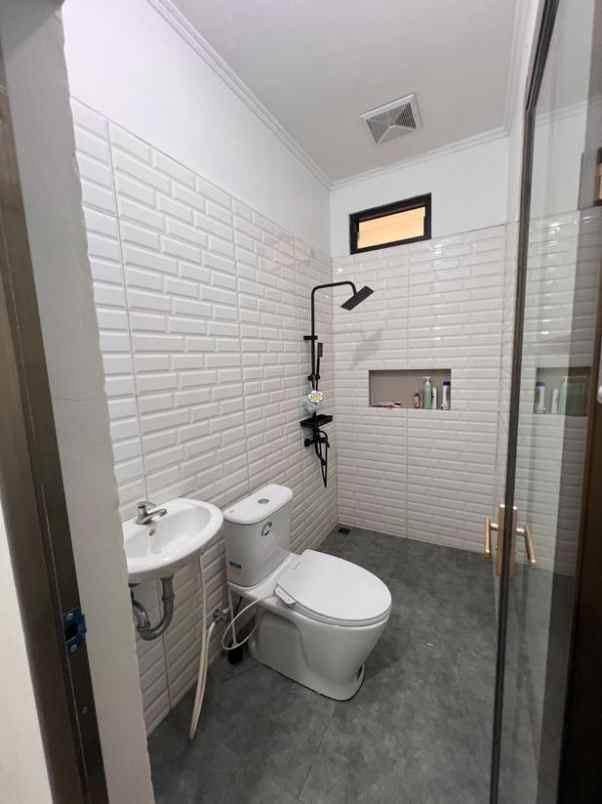 dijual rumah ciwaruga gegerkalong bandung