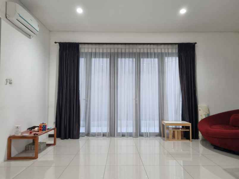 dijual rumah cluster asia tropis hi