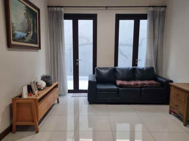 dijual rumah cluster asia tropis hi