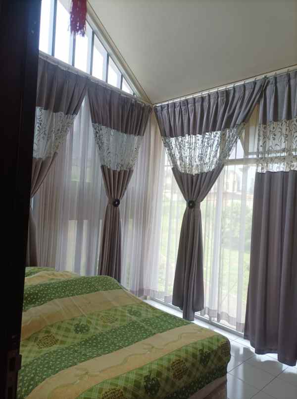 dijual rumah cluster capitol dago