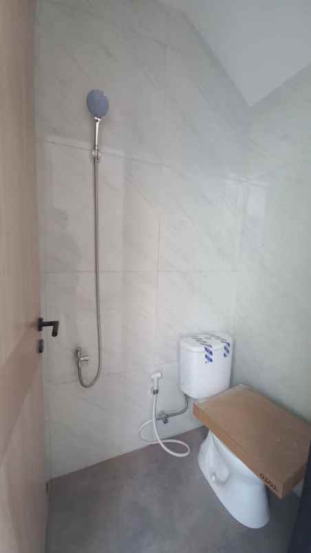 dijual rumah cluster cemorokandang kota