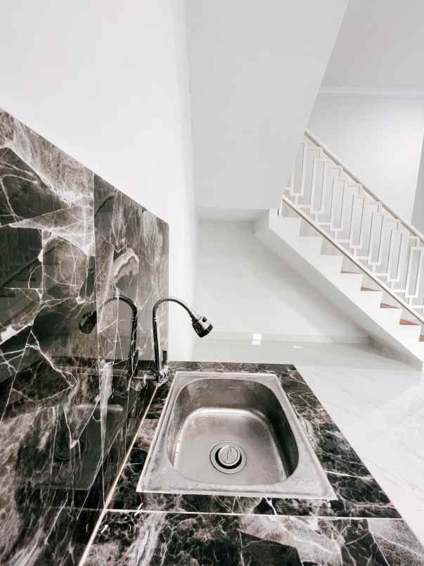 dijual rumah cluster cendrawasih pondok