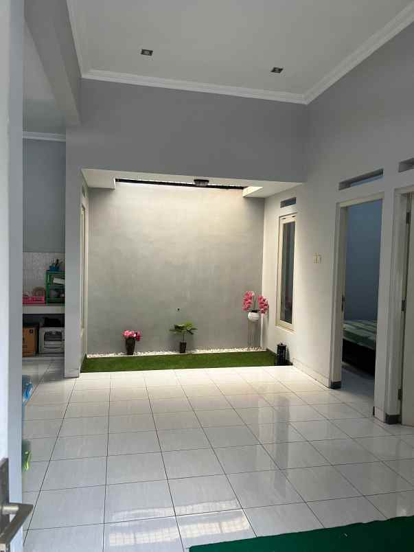 dijual rumah cluster di fajar indah solo