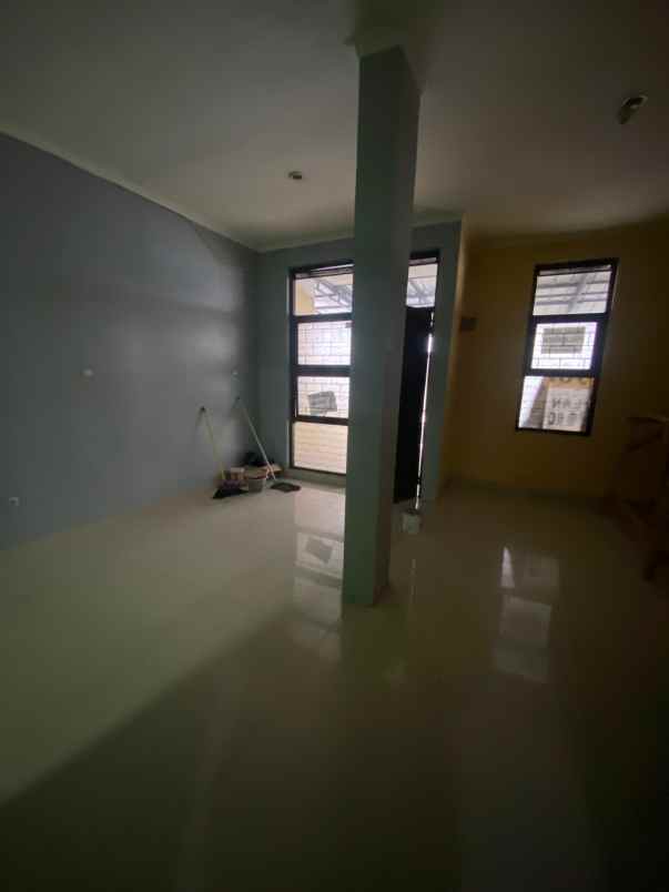 dijual rumah cluster edelweis