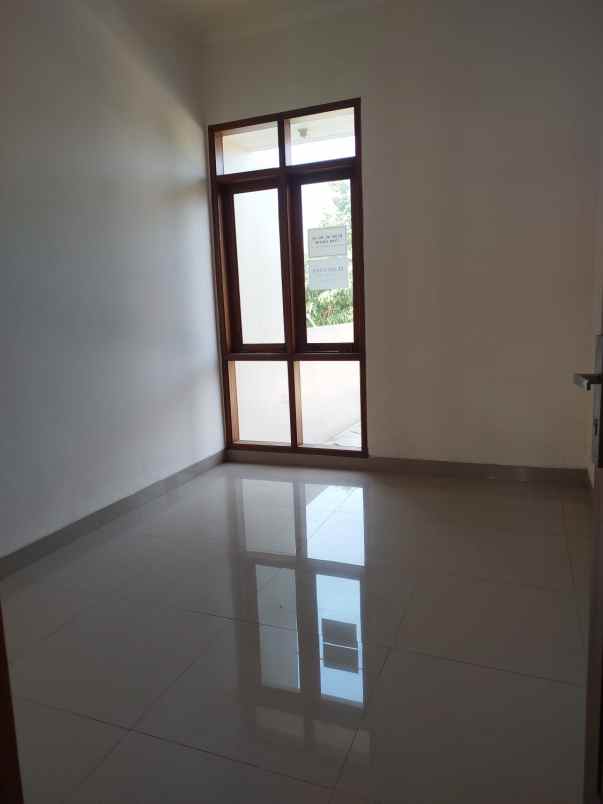 dijual rumah cluster margahayu