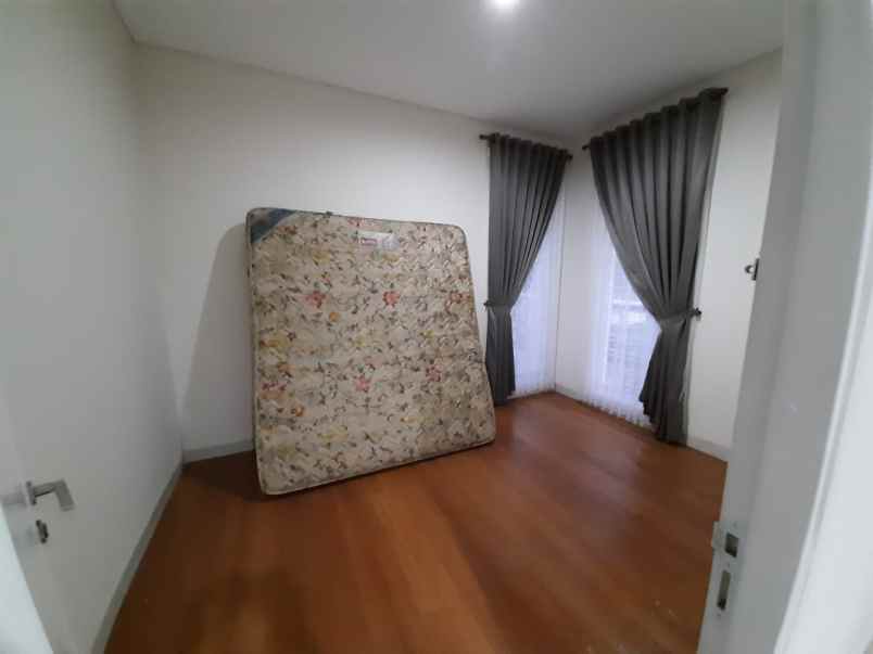 dijual rumah cluster riviera garden