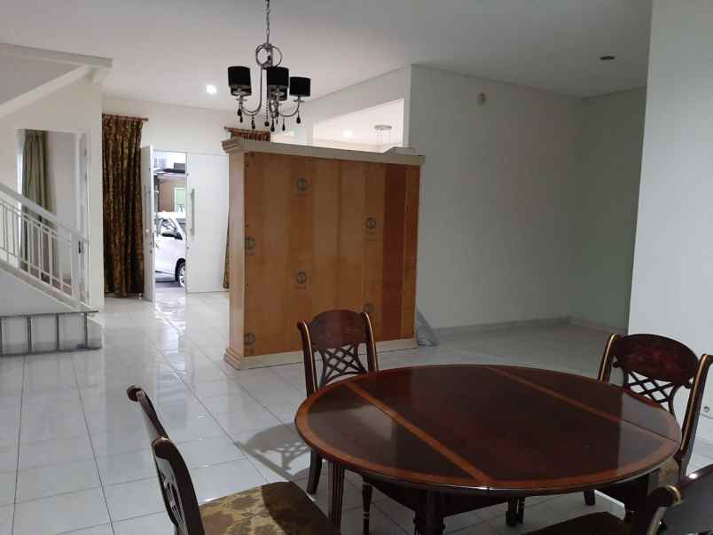 dijual rumah cluster riviera garden