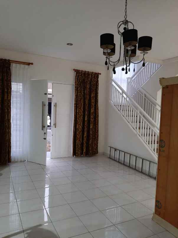 dijual rumah cluster riviera garden