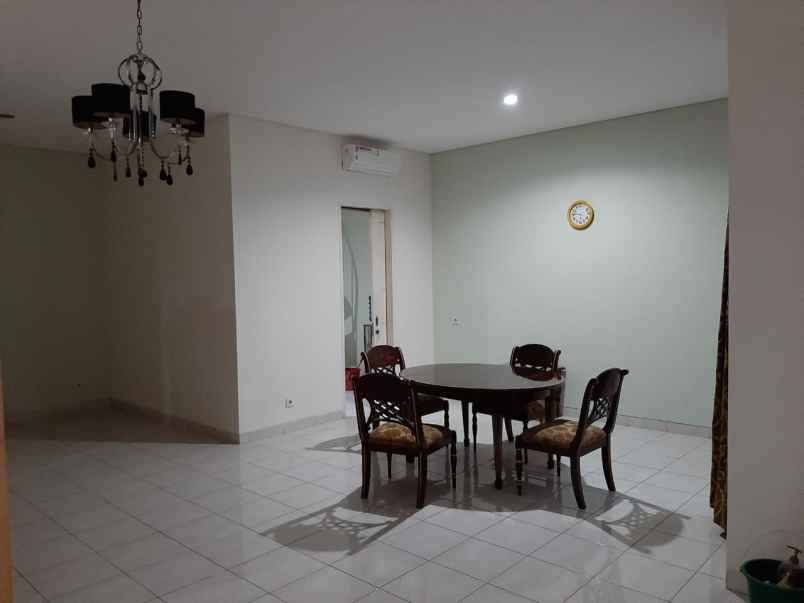 dijual rumah cluster riviera garden