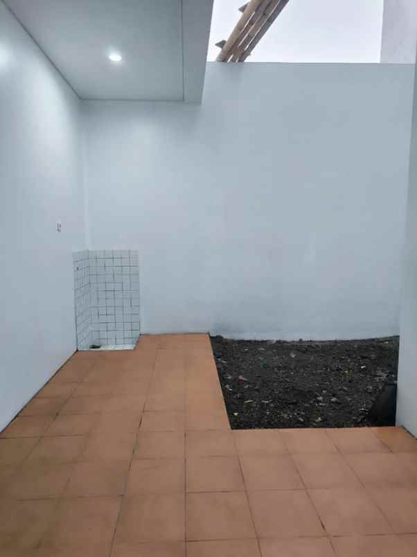 dijual rumah cluster vista cihanjuang