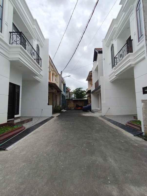 dijual rumah condet jakarta timur