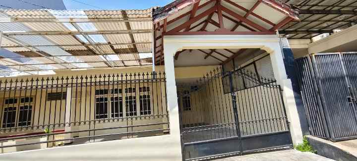 dijual rumah darmo permai utara