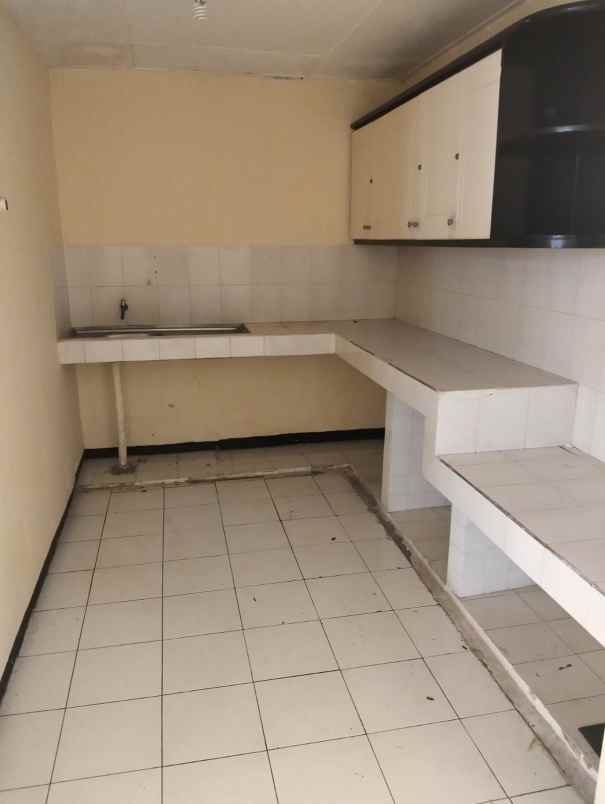 dijual rumah darmo permai utara