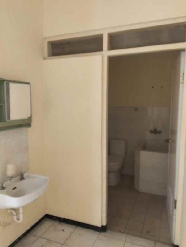 dijual rumah darmo permai utara