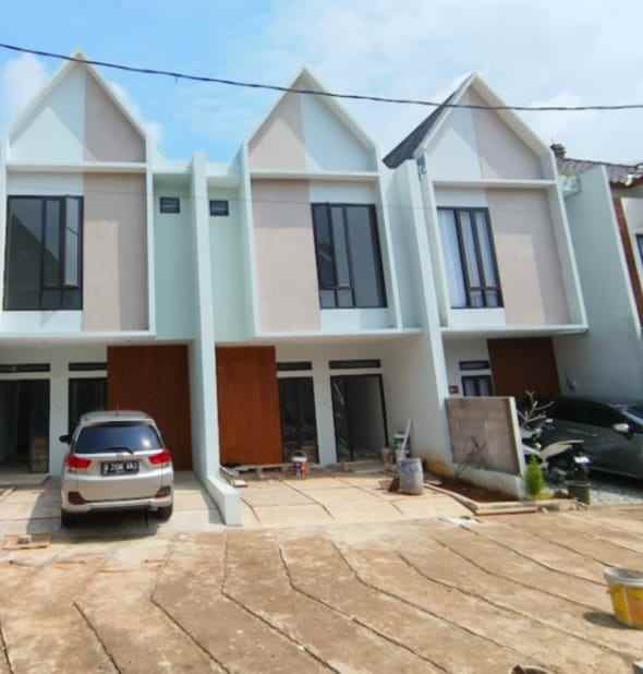 dijual rumah dekat kolam renang sirkus
