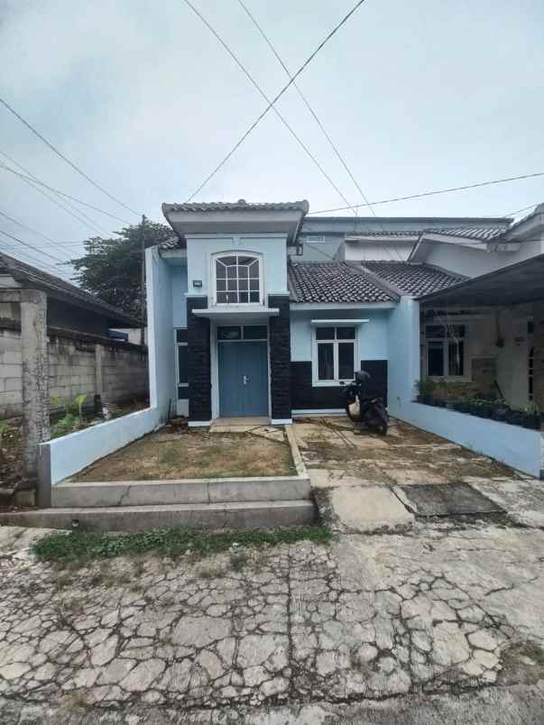 dijual rumah dekat tol sawangan depok