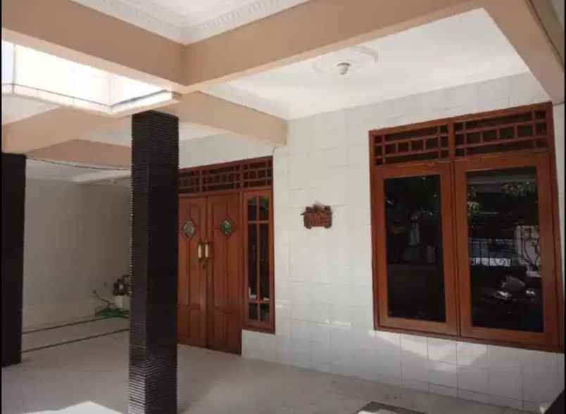 dijual rumah deltasari indah waru