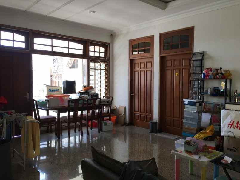 dijual rumah dharmahusada