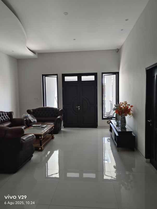 dijual rumah dharmahusada